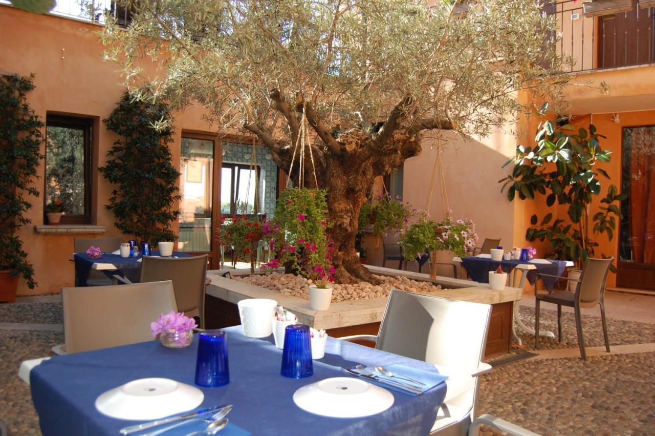 Antico Borgo B&B Con Spa - Adults Only Manerba del Garda Exteriér fotografie