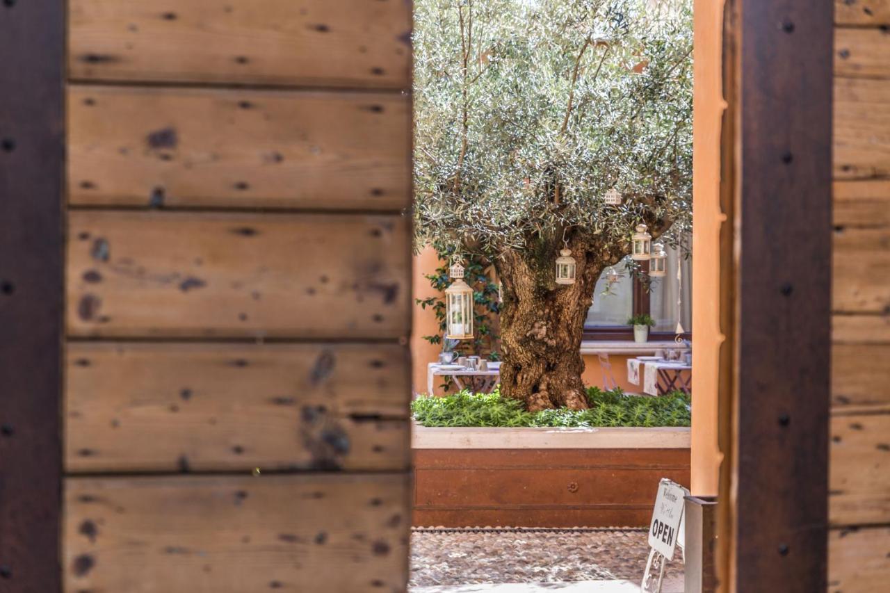 Antico Borgo B&B Con Spa - Adults Only Manerba del Garda Exteriér fotografie